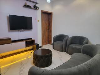 1bed flat , close to the Airport , Isolo lagos , ground floor - 0