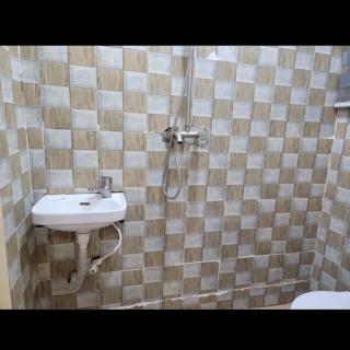 1bed flat , close to the Airport , Isolo lagos , ground floor - 9