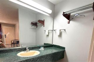 Regency Inn Three Rivers I-37 - 1