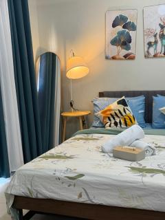 Corner unit at One Palm Tree Villas - Manila - 2