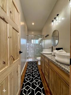 Quatro Vista, UNIT B2 - B2 Ocean front, 2nd floor king bed, & bunk room - 2