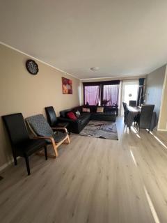 Two Bedroom Apartment 4 People 920 NOK OR Shared one bedroom with NOK 550 Two people - 8
