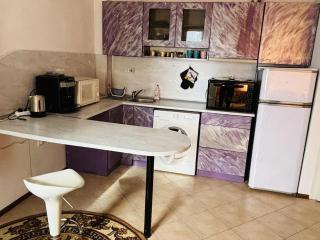 Cozy Central Apartment Near Station & Sea Garden - 5