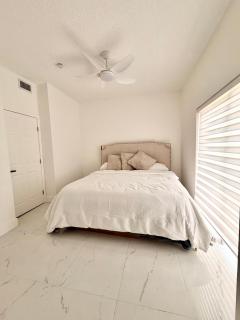 Beautiful House Near Marlins Stadium - 4