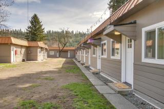 Quick Hospital Commute! Spokane Apt w/ Workspace - 8