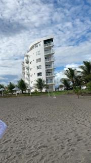 An apartment with ocean views - 4