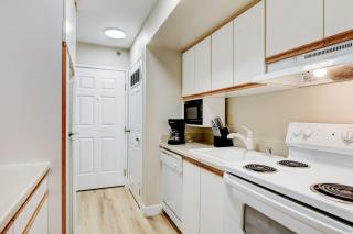 Stay Together Suites - Penthouse On The Strip Sleeps 12 - NO RESORT FEE - 6