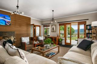 Waterfront Lodge - 9