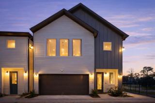 Chic & Central 3BD Mins to DT & Midtown - 0