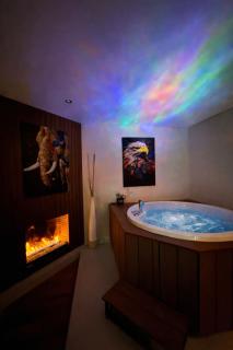 Cozy Apartment with Private Jacuzzi - 0