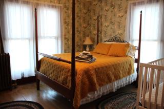 The Clausen House-Historic home close to the Lake - 4