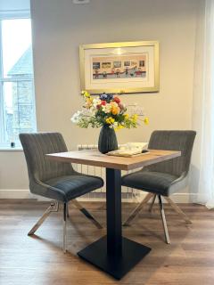 Windermere Apartments, Sleeps 2, Pets Welcome - 4