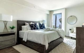 Stylish 2-Bedroom Oceanfront Condo with Panoramic Views - 5