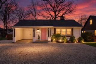 Indy Palm Pad with Patio & Tiki Bar-Mid-Century Charmer-Family Friendly - 0