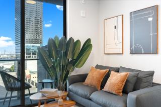 Modern Condo w Breathtaking Downtown Views - 6