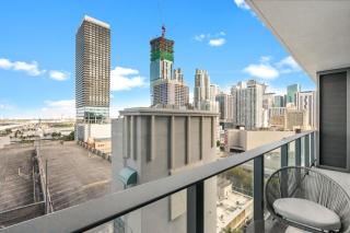 Modern Condo w Breathtaking Downtown Views - 7