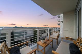 MidBlock 712 - Midtown Luxury Condo - 4