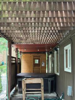 Pearl on the ridge sauna,hot tub,game room,groups - 3