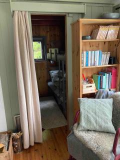 Koselig hytte med vedfyrt badstue - 3