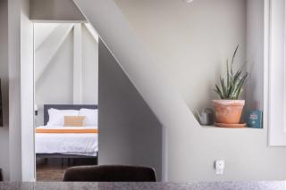 Downtown Luxury 1BR Loft - 8