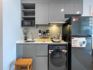 Near BTS l Central Sukhumvit l Pool and Steam - 4