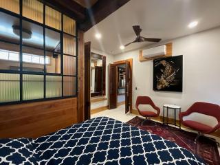 Beautifully Chic, Spacious, WiFi, Near Pullman Yds - 6
