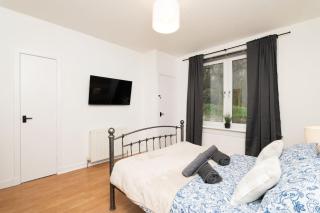 Comfortable 2 Bed, Sleeps 4, Dunfermline - 1