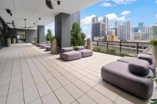 Downtown Miami 2BR Bay Views and Walk to Bayside - 5