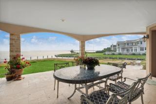Hamptons Waterfront Paradise - 9