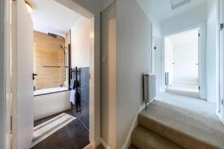 Comfortable 3-Bed Home, Glasgow - 5