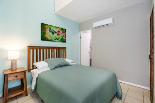 Sunny 2BR Condo Walk to Beach - 6