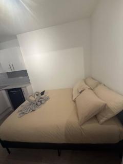 Local London room - 4