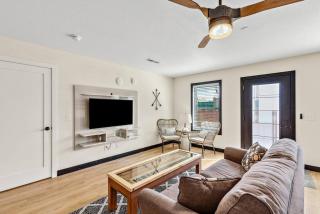 Modern 2 bdrm loft near restaurants and attractions - 7