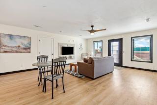 Modern 2 bdrm loft near restaurants and attractions - 2