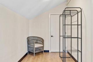 Modern 2 bdrm loft near restaurants and attractions - 1