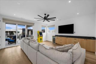 Beachwood Breeze at Desert Color by Ember Stays - 9