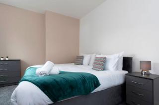 DiscountsContractorsWIFIFree ParkingSmart TV - 3