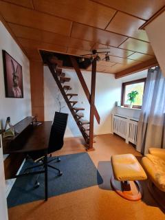 Große 4-Personen-Wohnung mit 3 Schlafzimmern & Parkplatz ruhig gelegen - 1