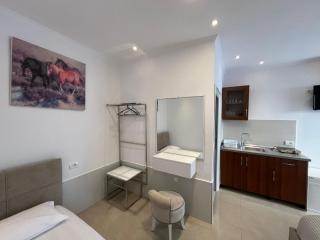 Ksamil Guesthouse Villa - 8