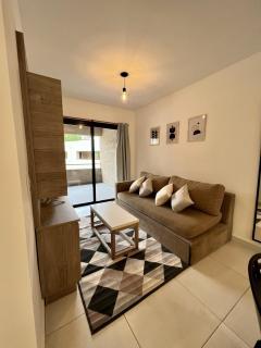 KIRA HAUS, North Green - 2