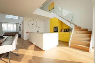 Spacious and Stylish Two-Level Retreat - Vienna - 0