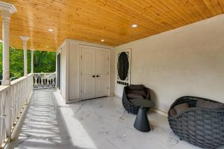 11 Acres and Balcony! Sleek Retreat in Americus - 9