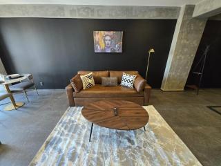 Private terrace overlooking the Monument to the Revolution - 5