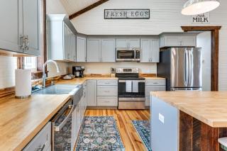 Near Ichetucknee Springs! Renovated Historic Home - 9