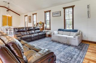 Near Ichetucknee Springs! Renovated Historic Home - 5