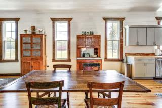 Near Ichetucknee Springs! Renovated Historic Home - 2