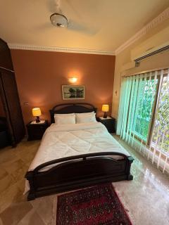 Modern Furnished Studio with Homely Vibe in F-10 - 6