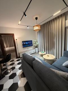 abdoun rooftop 2bedroom kh&sh 02 - Amman - 9