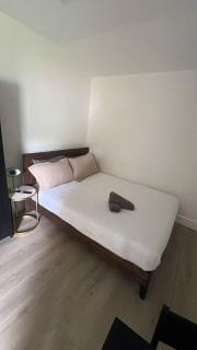 Queen-Bed Retreat Minutes from Coral Gables - 4