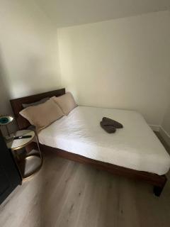 Queen-Bed Retreat Minutes from Coral Gables - 2